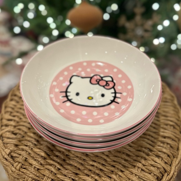 Hello Kitty Kitchen Hello Kitty Dinner Large Bowl Plates X 4 Poshmark